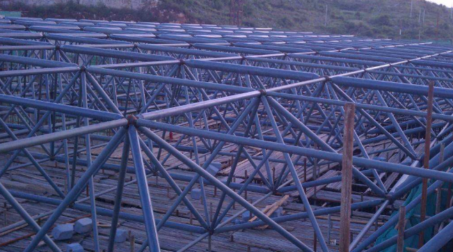 济宁概述网架加工中对钢材的质量的过细恳求